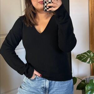 LUTZ + PATMOS 100% Cashmere V Neck Black Sweater. Size M